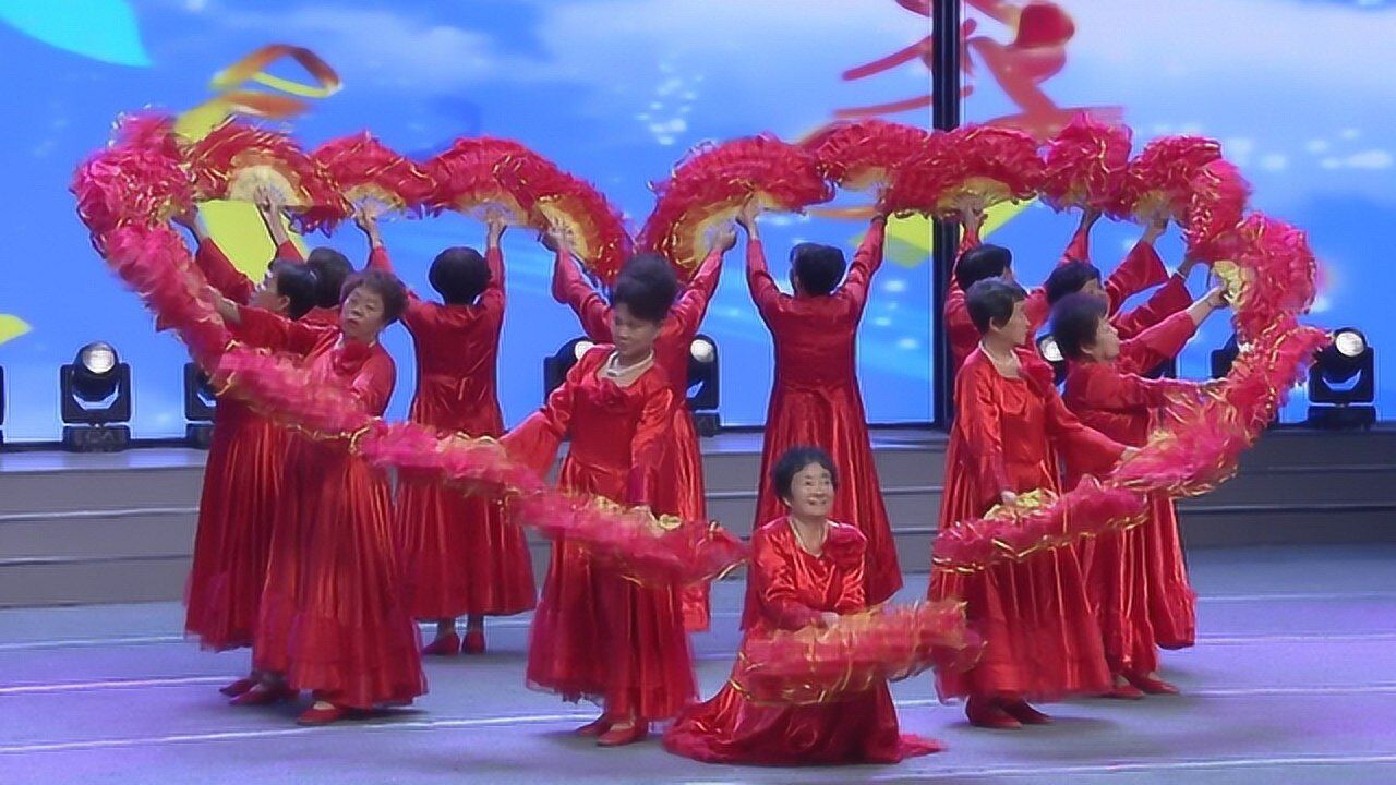广场舞《祝福祖国》美丽的舞蹈,献给伟大的祖国,祝福祖国