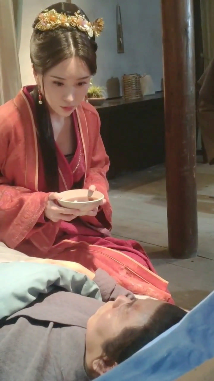 潘金莲喂武大郎吃药