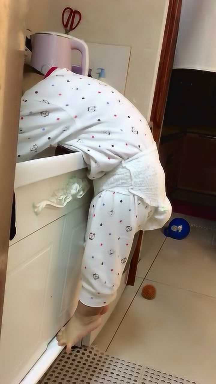 纸尿裤这样穿是为了证明大人永远干不过穿纸尿裤的吧