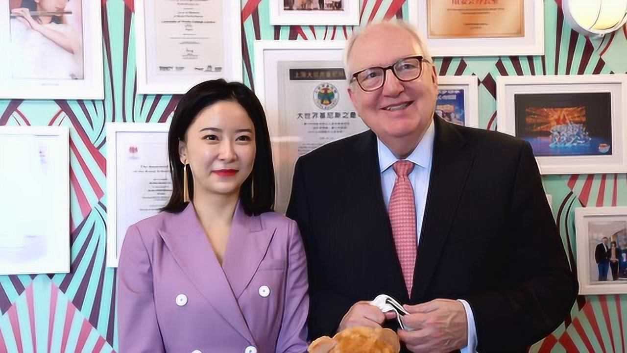 耶鲁大学音乐学院院长与小音咖李艾互动