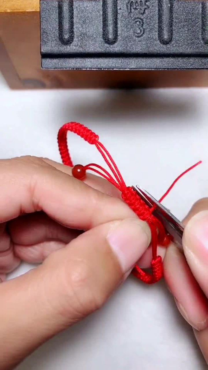 手链结尾教程.可以调节大小