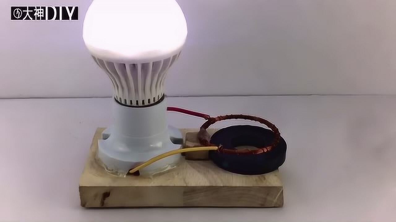 法拉第电磁感应现象实验29磁石铜线圈切割磁感线让灯泡通电发光