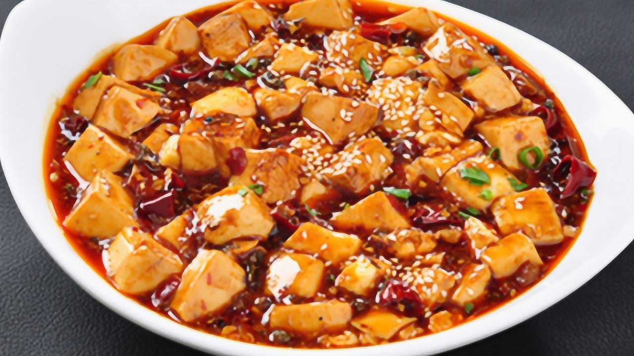 川菜麻婆豆腐制作过程:从调汁到成品详细讲解,鲜嫩多汁好吃不腻