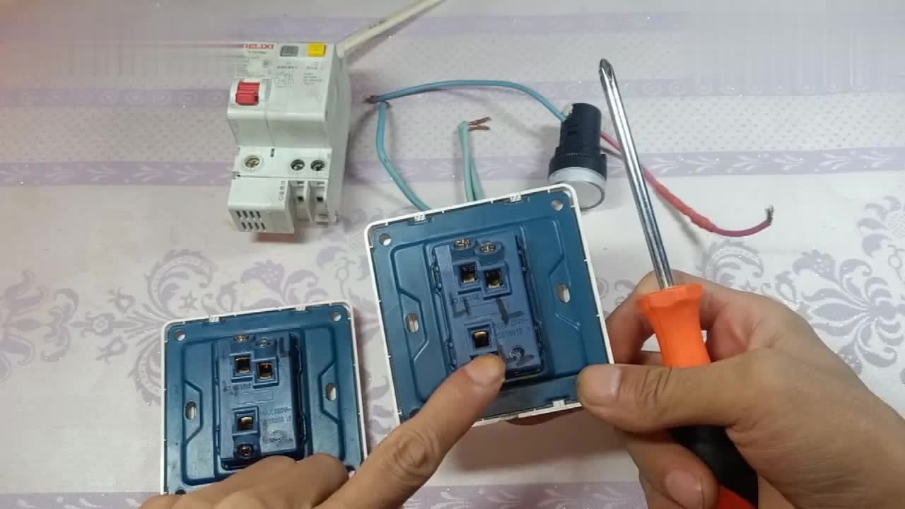 二燈三控開關怎樣接線老電工一根線接給你看非常簡單