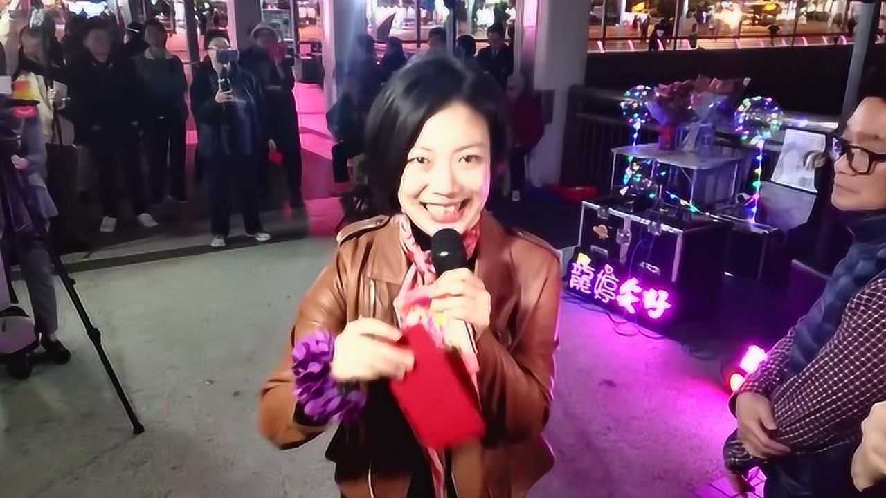 星光大道冠军女歌手龙婷演唱《我有一段情》,说给谁来听