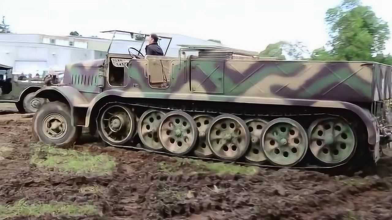二战时期的德国sdkfz9号18吨重型半履带牵引车