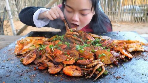 婆婆忙前忙後做一鍋大雜燴,兒媳饞的直說吃2碗上傳者:我們的鄉村時