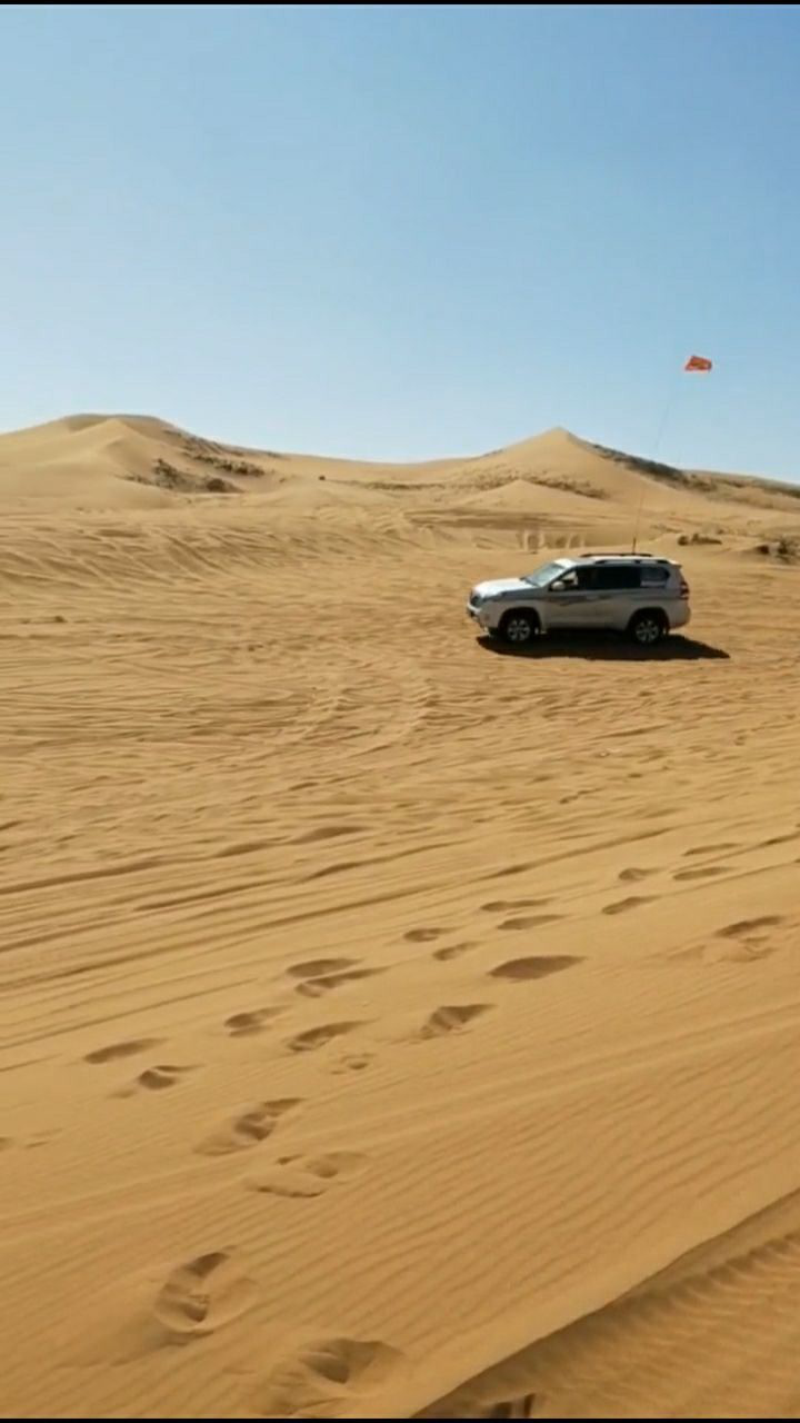 丰田普拉多沙漠越野