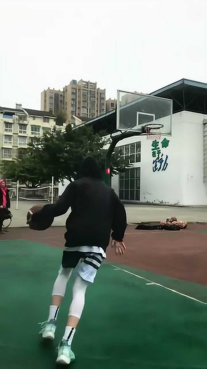 生命在于运动,大风车拉杆上篮!