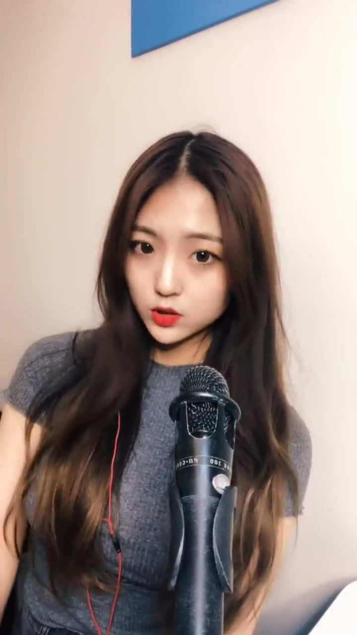 网红m哥,唱《寂寞才说爱》,嗓音独特却很好听!