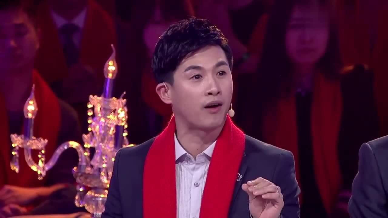 与星共舞姜潮进步很大评委赞扬方俊上台与梁岱青示范舞蹈动作