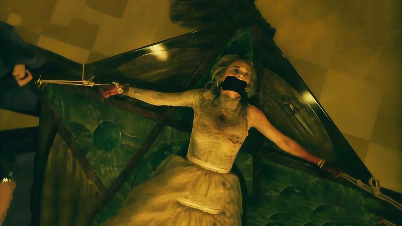 女孩本以为嫁入豪门,谁知却是噩梦的开始!这才是生猛的恐怖片