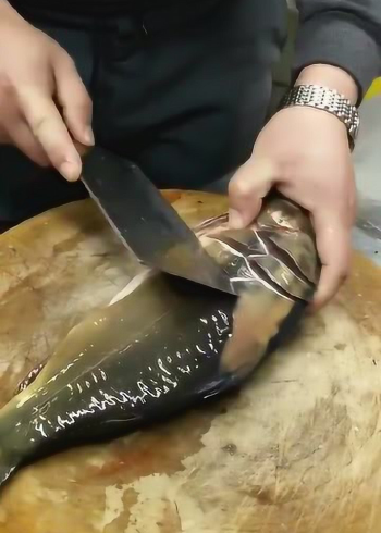 原来饭店的鱼花刀,都是这样切出来的,终于真相大白了