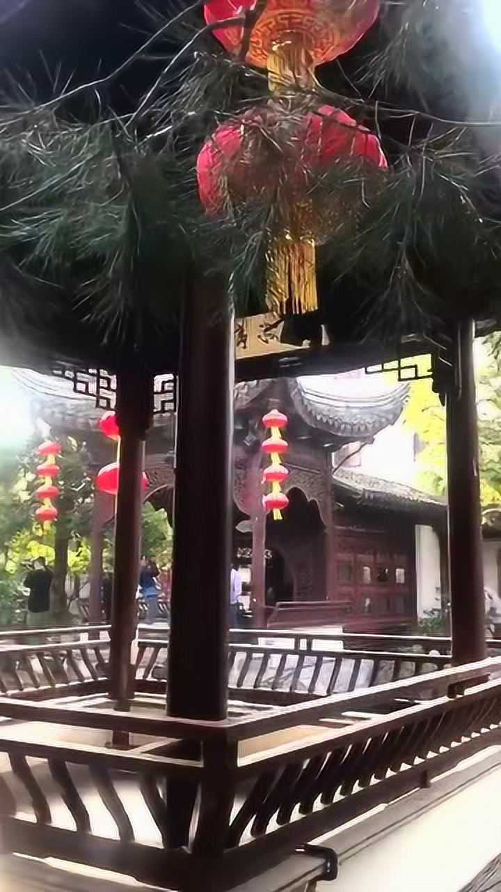 新白娘子传奇拍摄时,大部分是杭州的双茶巷白府,现在的瞻园取的景