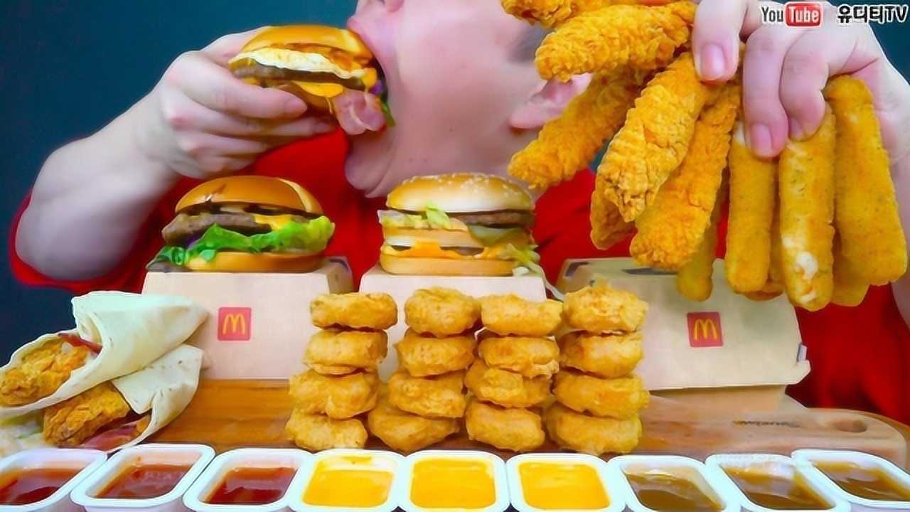 韩国深渊巨口上线汉堡热狗鸡块大口吞咽看他吃得真过瘾