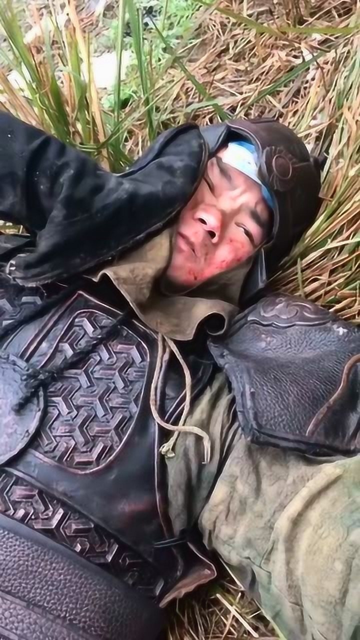 脚踩脸原来是这样拍的