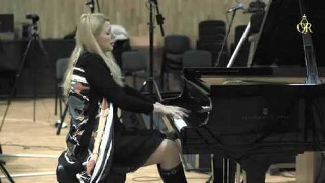 美女钢琴家Valentina Lisitsa钢琴弹奏贝多芬奏鸣曲