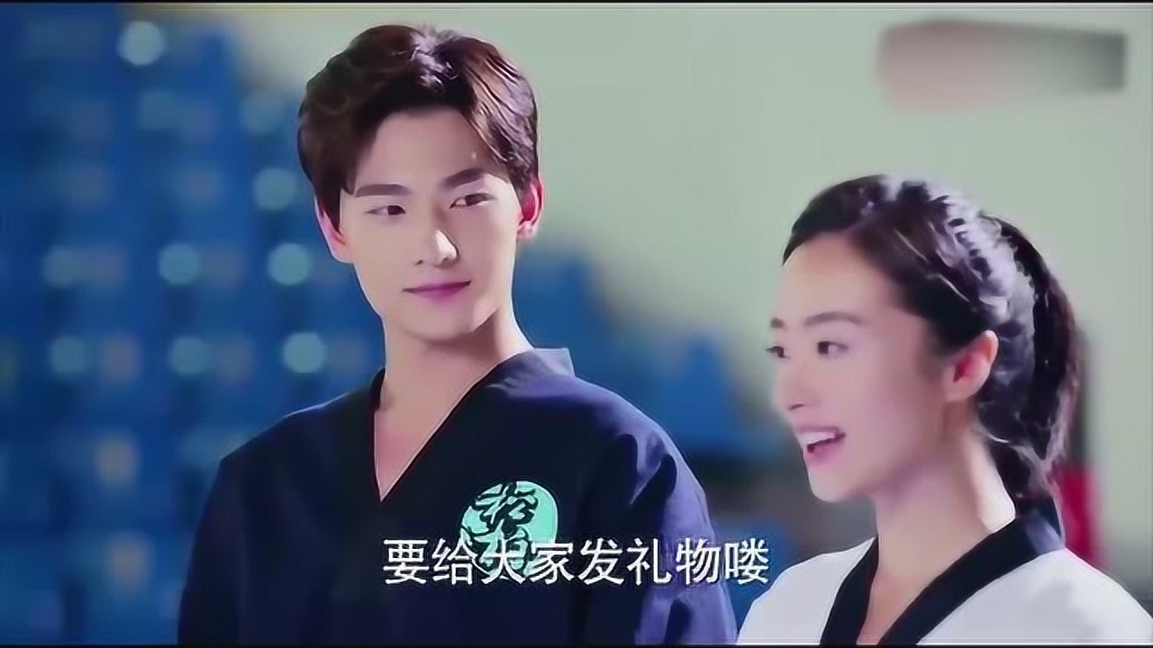 旋风少女若白和百草婚后的生活有了一个可爱的女儿芽芽