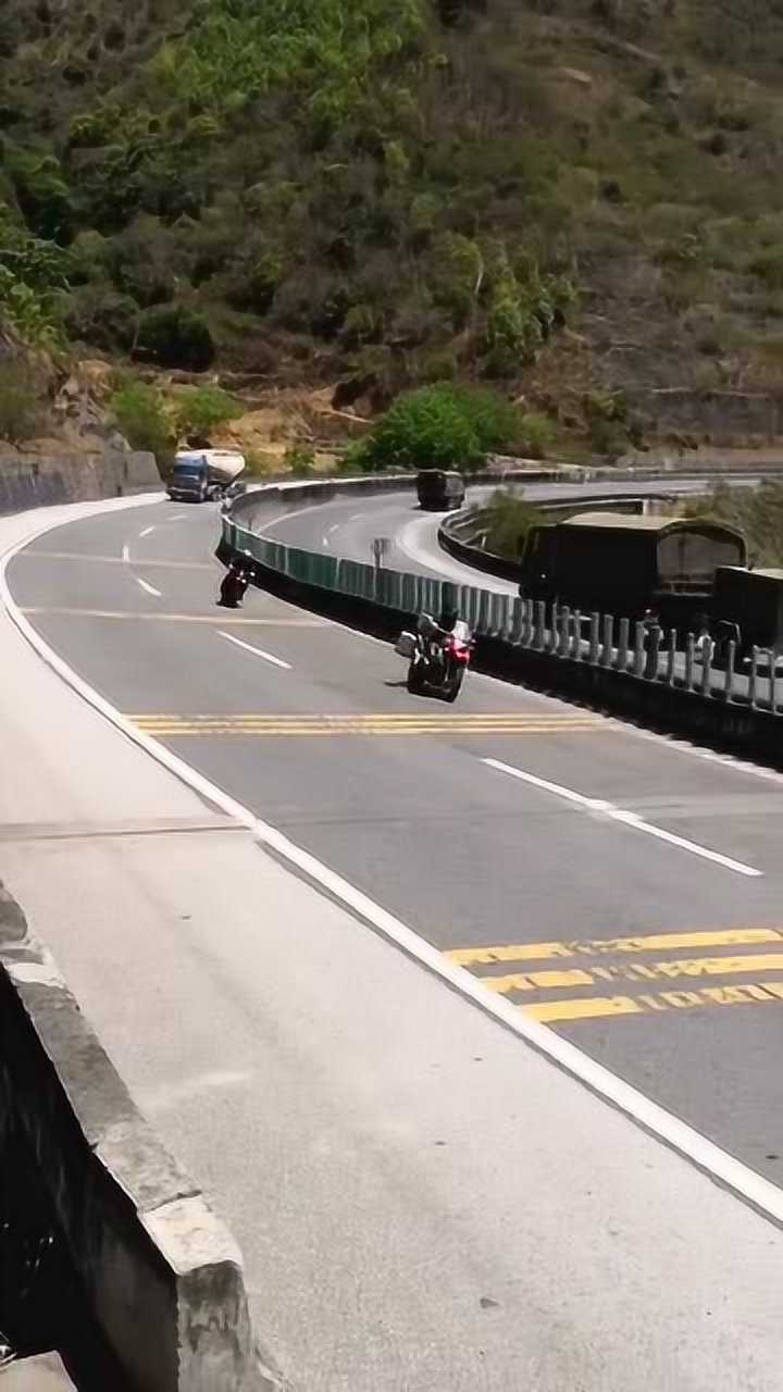上了高速的摩托车有了证就是不一样男人的梦想啊