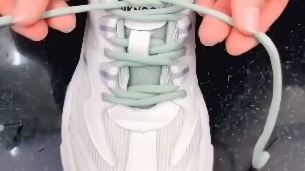 老爹鞋鞋带的正确系法在这里,一看就能学会,简单又时尚!