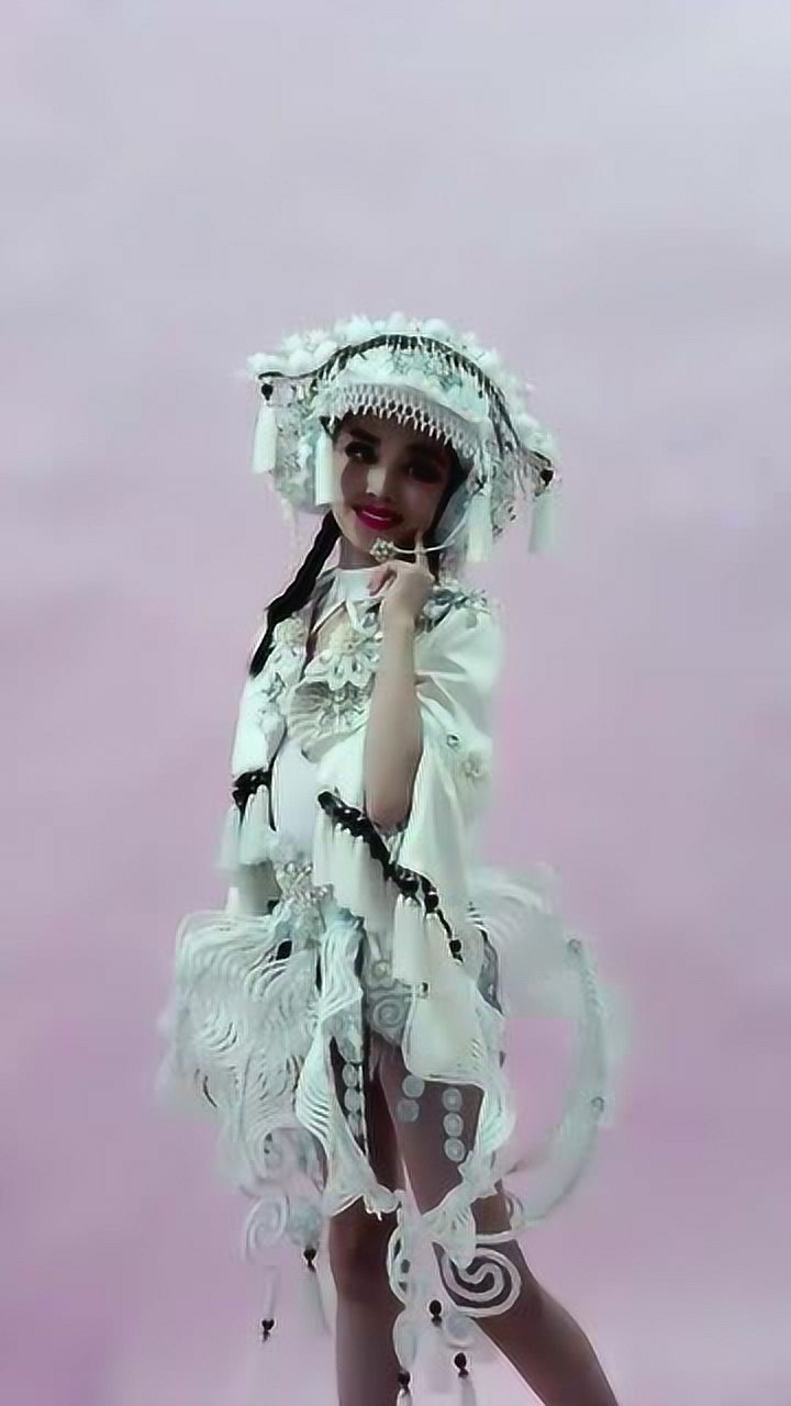 童模宋小睿拍写真却穿上了这种衣服网友为了火也是拼了啊