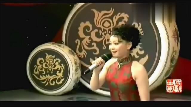 中国民歌《三杯美酒敬亲人》董云华演唱 唯美动听!