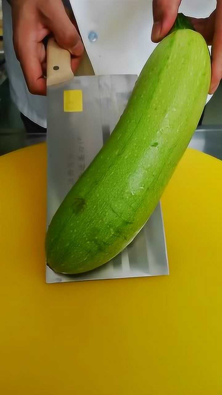 小瓜的菱形片常规切法,一学就会