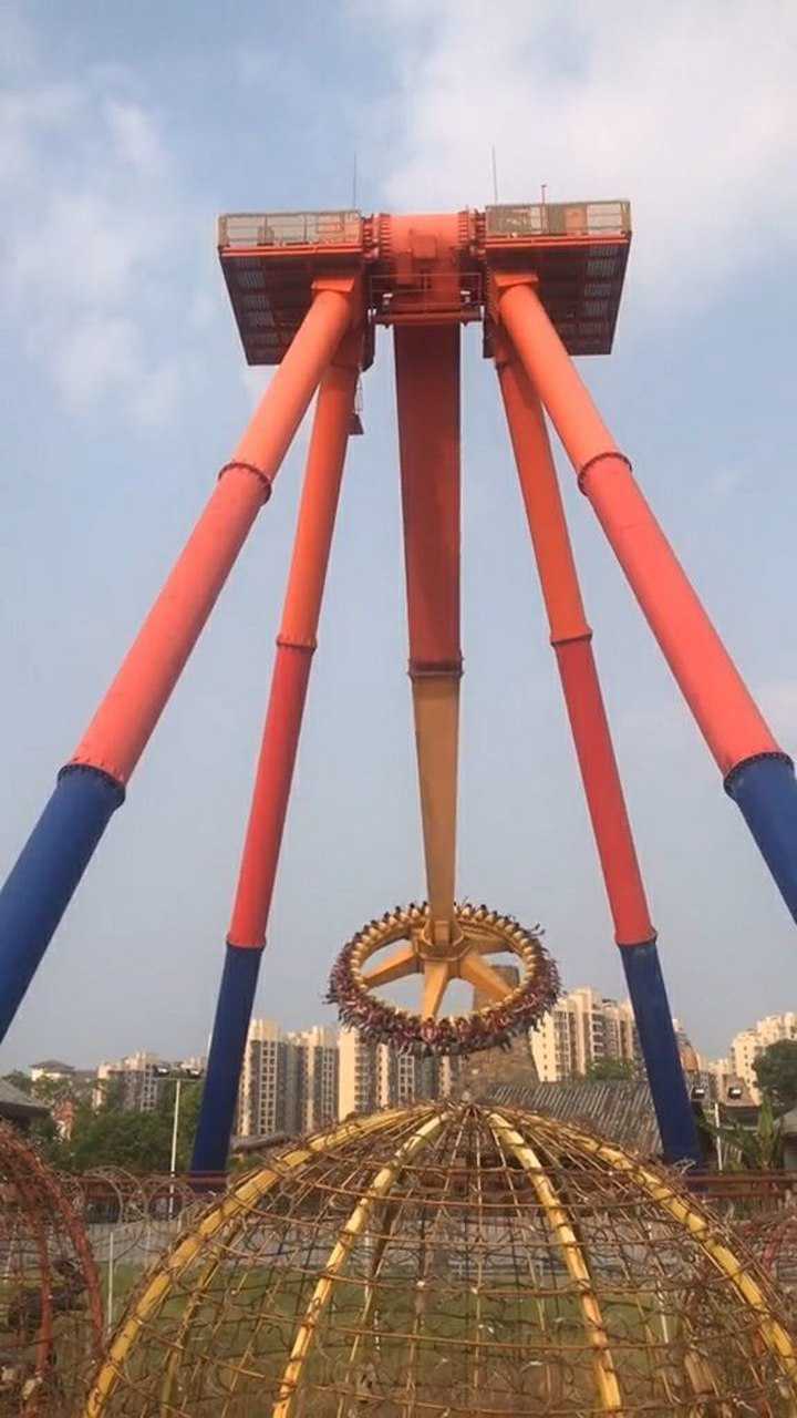 超级大摆锤上自拍真的很恐怖还头晕