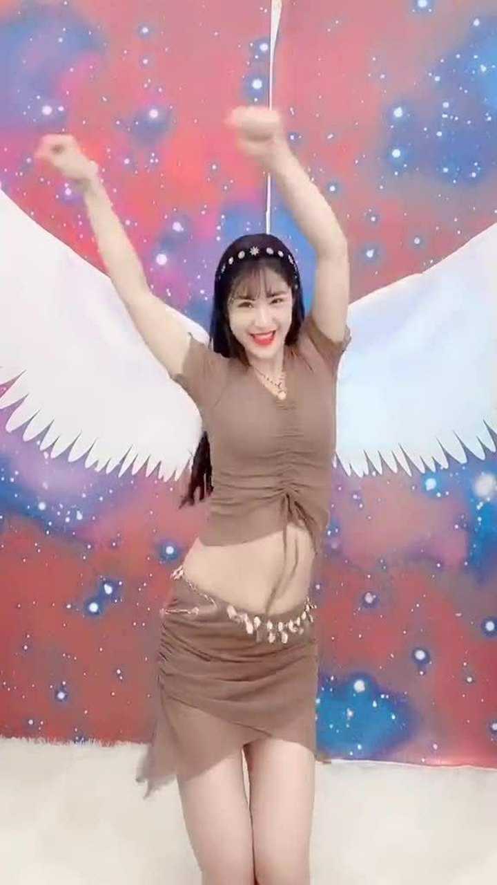 如果你想蹦迪,那就跟我一起摇起来!