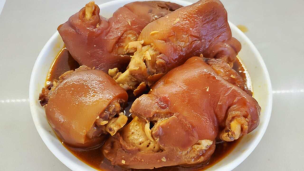 100块买了4个大牛蹄炖了整整一大锅q弹软烂比猪蹄还好吃