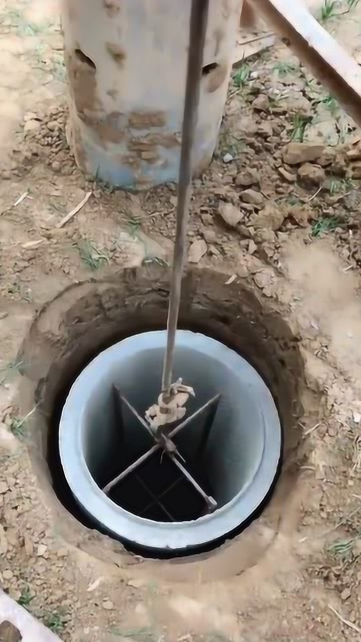 打井的师傅做的下水泥管的工具快捷好用高手在民间