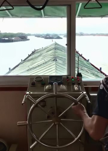 轮船掌舵方式,并不是你们说的反方向,而是和开车一样!