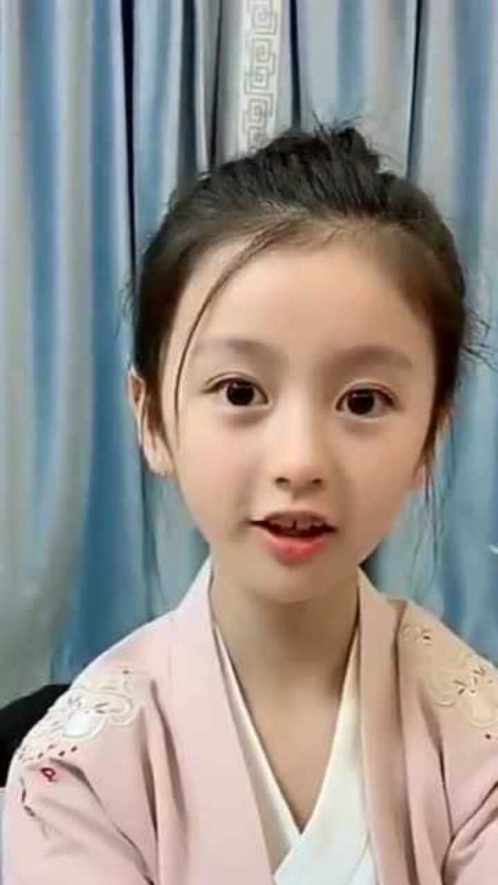 小女花不弃童模裴佳欣穿上一身古装狂飙演技