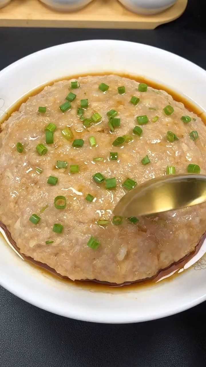 肉饼鲜嫩多汁,爽口弹牙营养丰富,广东人都爱吃