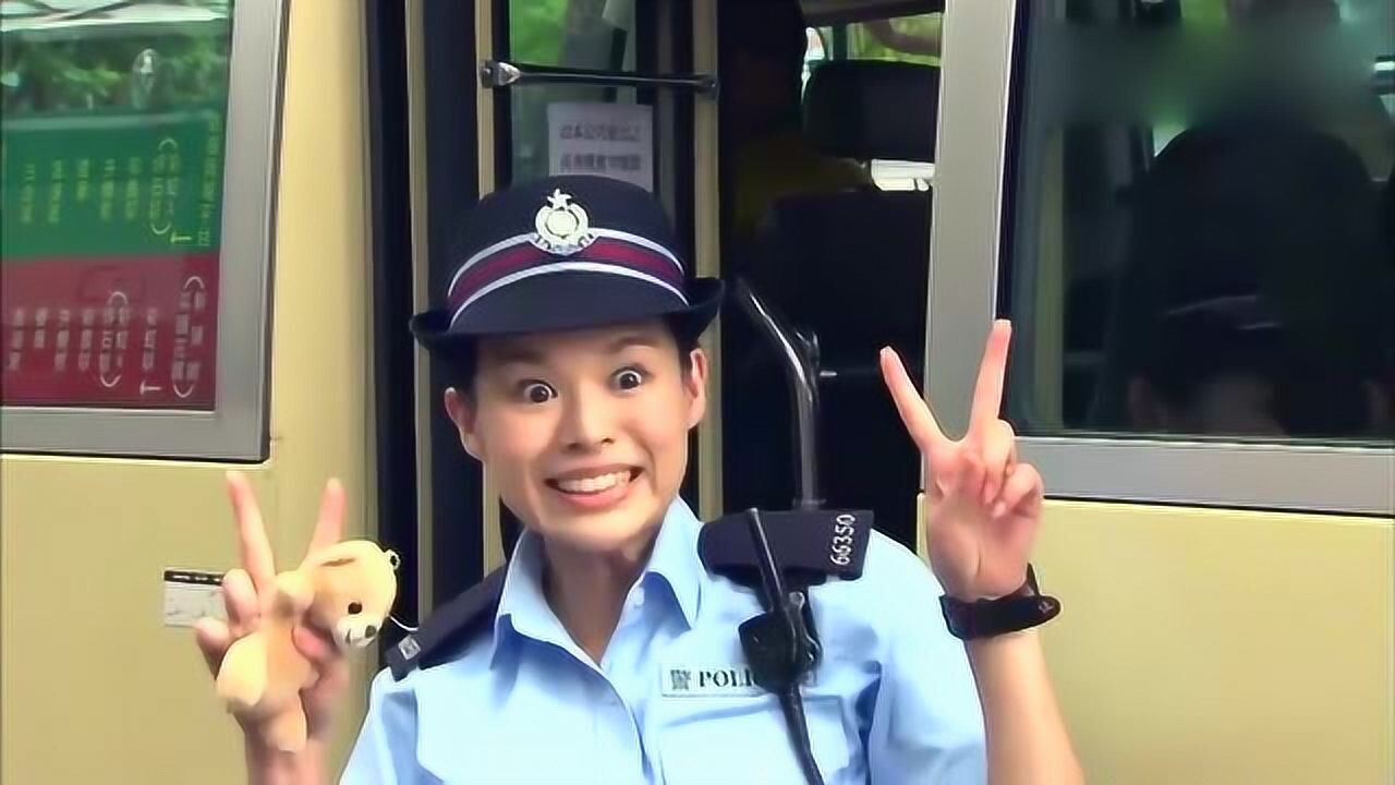 来看美女做警察,一顿操作猛如虎,接下来的画面看呆众人
