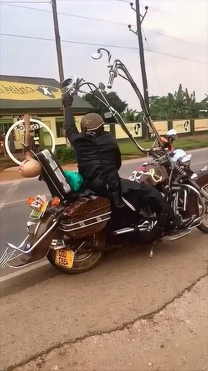 非洲改装摩托车把手越高技术越高你觉得这种改造危险吗