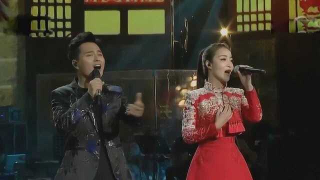 云飞 王小妮演唱《一对对鸳鸯》,旋律优美,韵味十足!