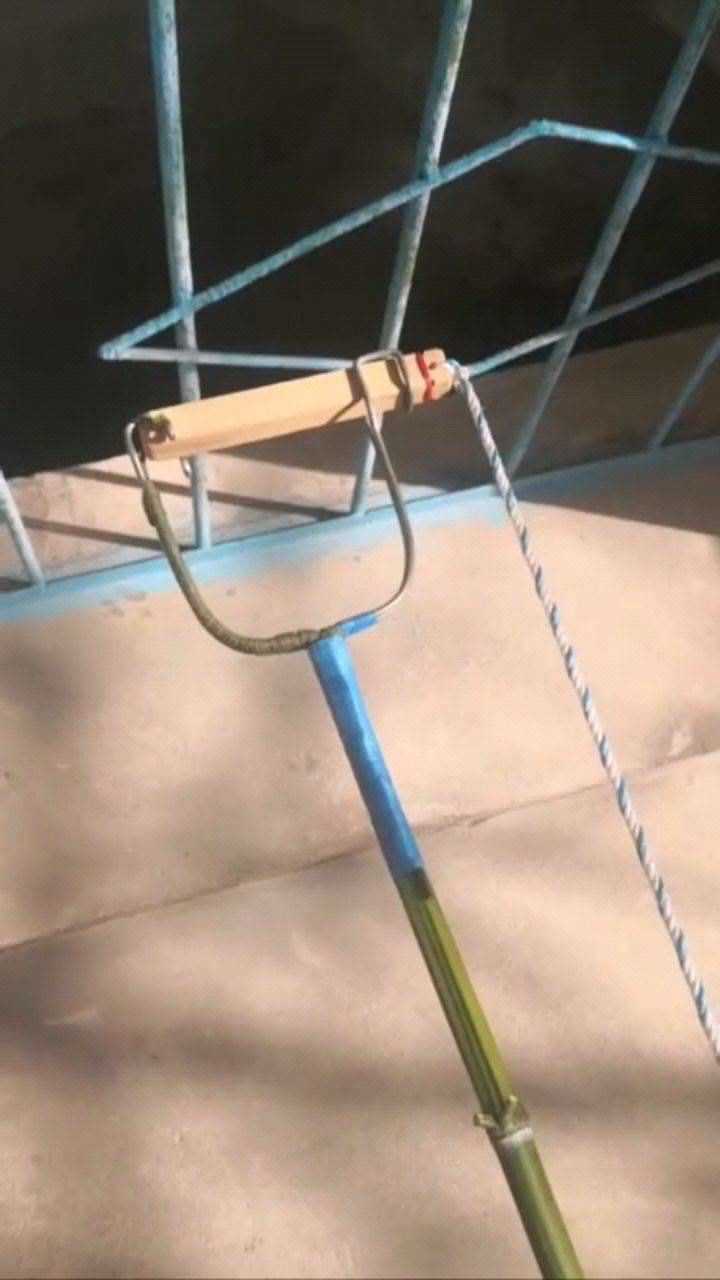 智慧小伙设计穿绳器穿绳只需一秒就能顺利完成