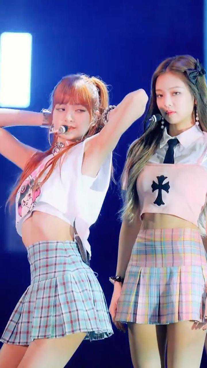 lisa跳舞金智妮一脸不屑的表情