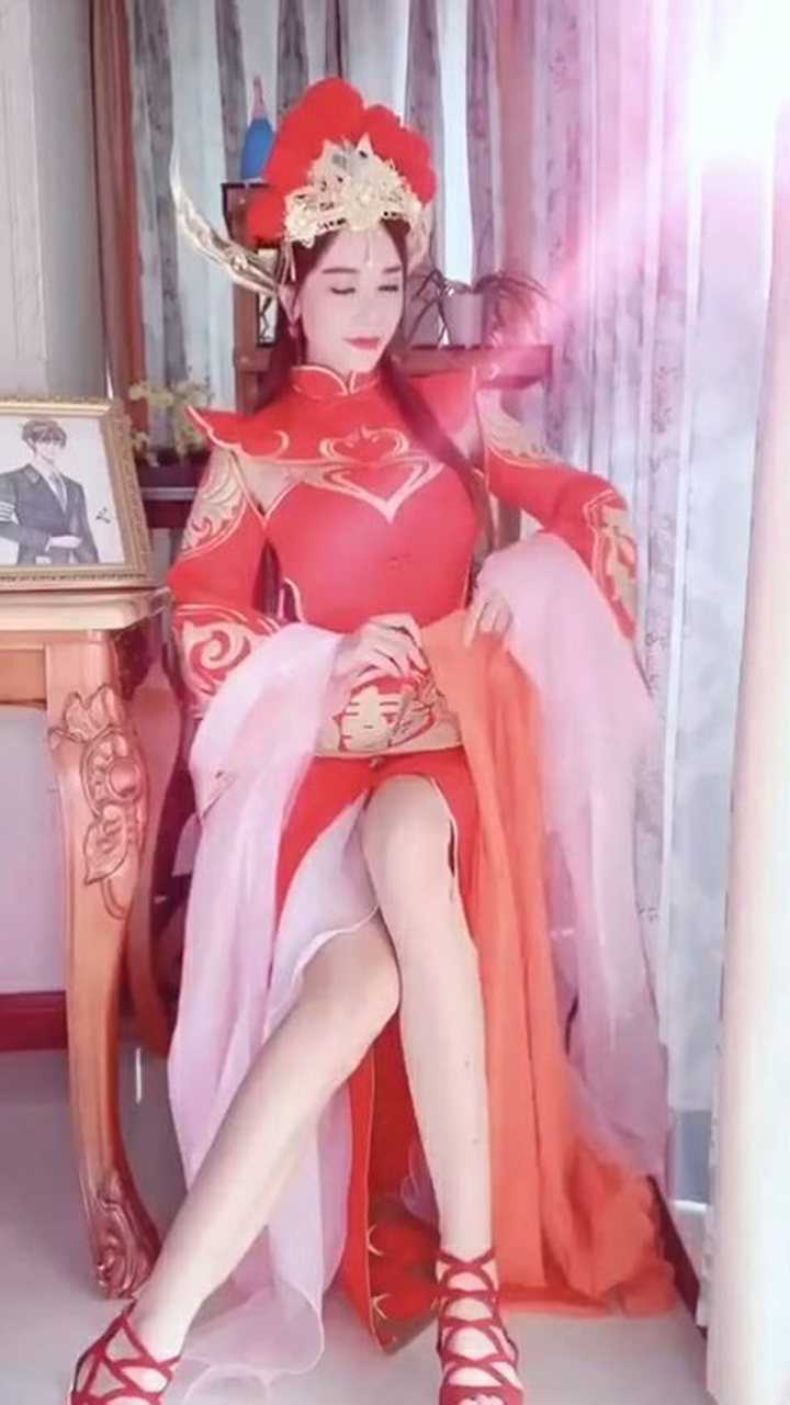 王者荣耀露娜cos穿旗袍的长腿露娜