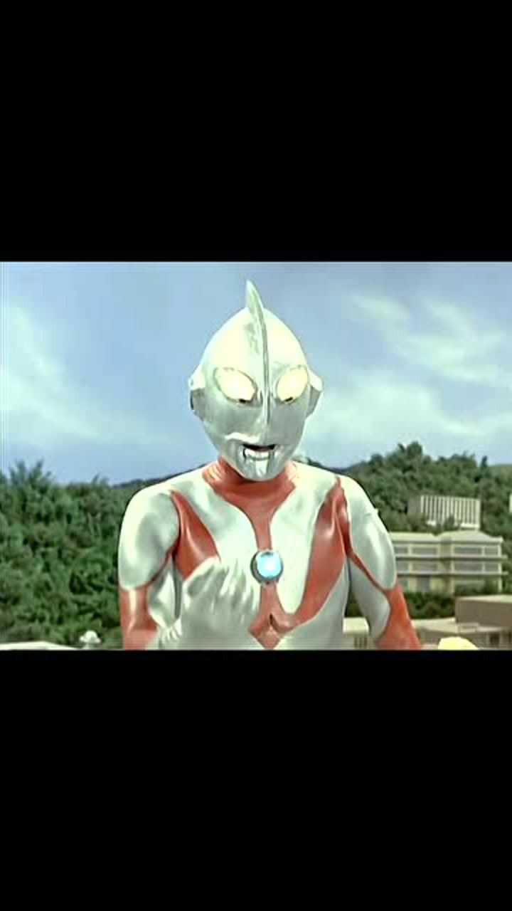 奥特曼中的经典名场面来自初代老大哥的操作硬抗怪兽攻击我只服他