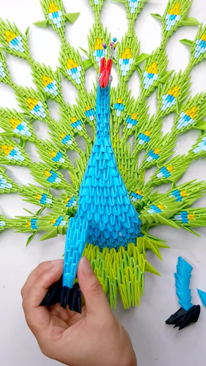 纸缘手工三角插折纸绿韵孔雀手工过程折纸礼物
