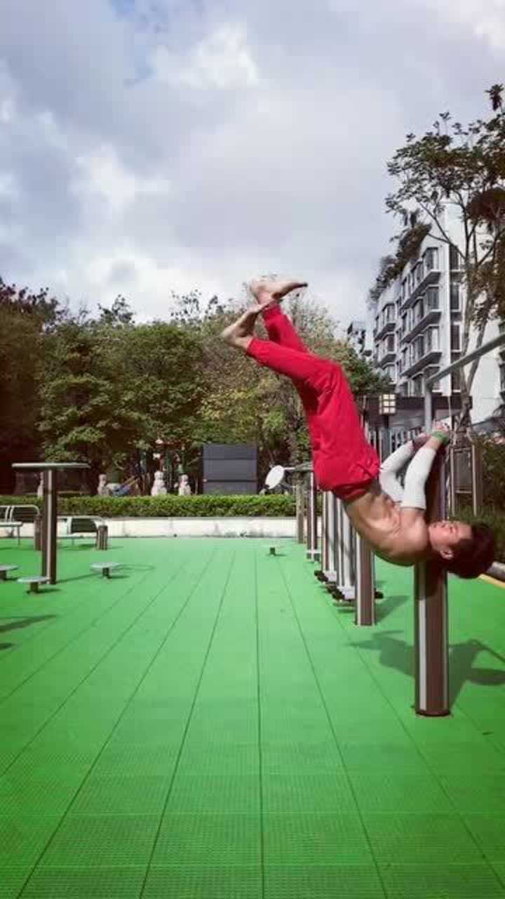 肌肉男健身肌肉男完美身材展示是你喜欢的样子吗