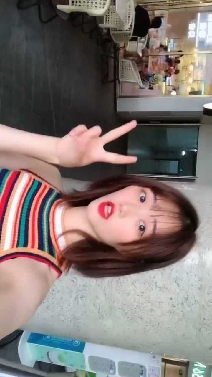 双胞胎种瓜得瓜种豆得豆种可爱得四个女朋友ya琪ya琳大乔小乔