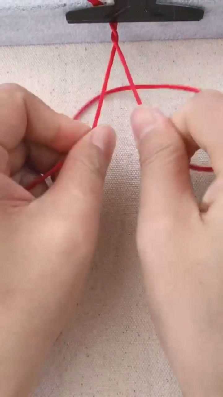 二股辫,也叫拧绳,简单易学编法,转运珠手链编法,学会就不用去金店啦