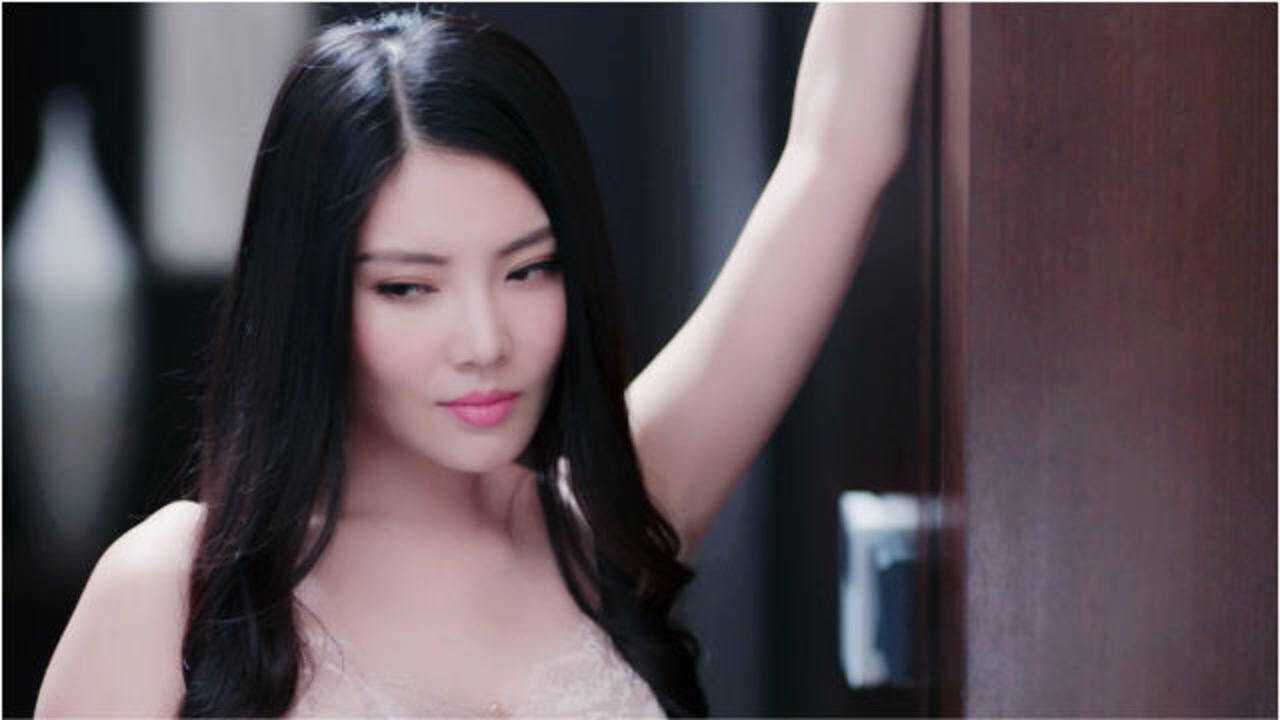 徐冬冬特工狂花上映打出了黑寡妇的感觉又烂又好看