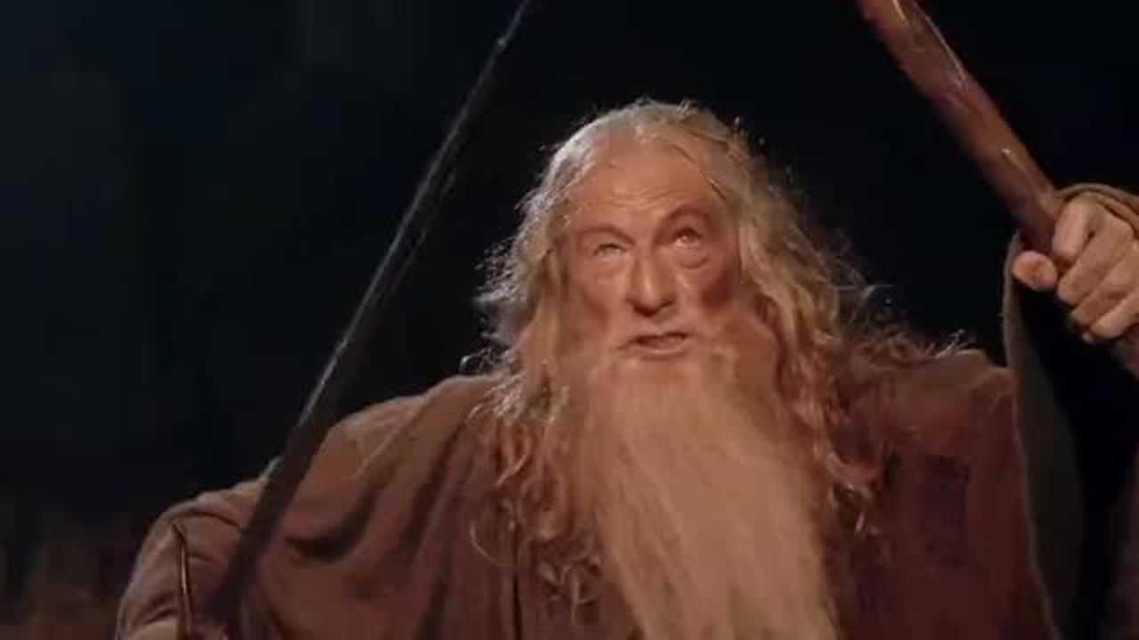 甘道夫用魔法震塌桥梁任你炎魔王再强掉下去也得死