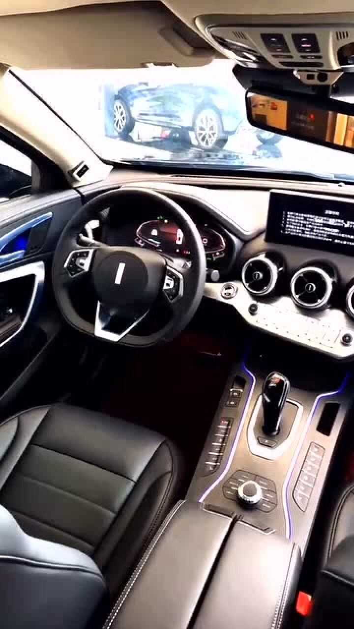 欣赏全新科技版长城vv7,内饰设计的相当亮眼