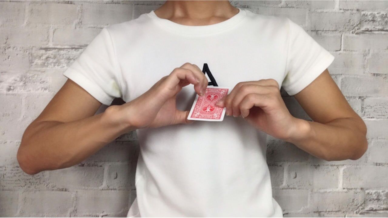 魔术揭秘如何空手变出扑克牌看完你就能学会