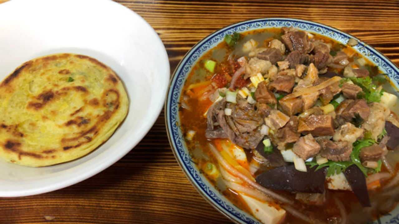 在山西柳林吃特色小吃羊杂割加一份羊肉花19看看怎么样